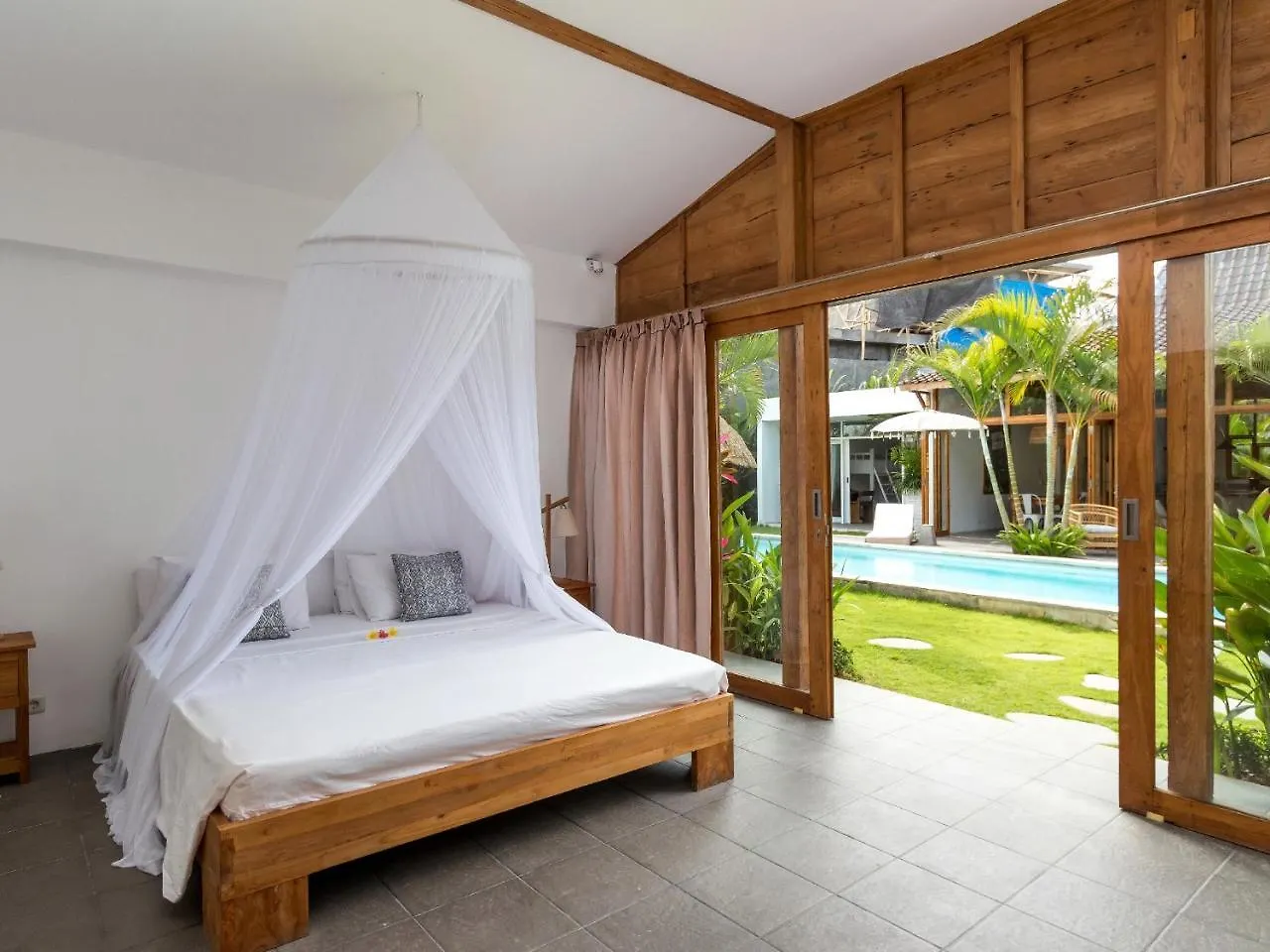 Villa Atmo Seminyak  0*, Seminyak (Bali)